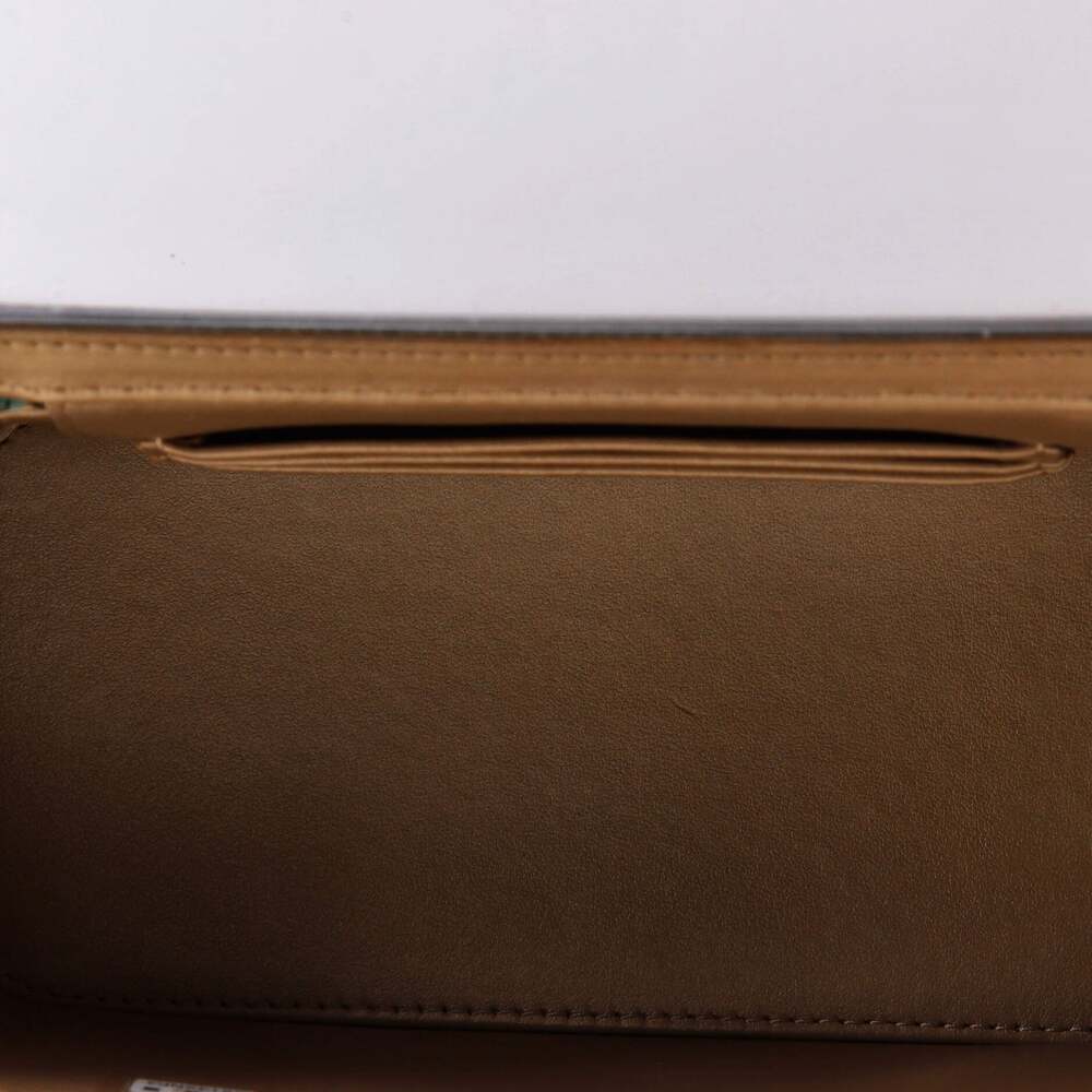 Chanel Pearl Crush Vanity Case With #243933C40B - Picture 5 of 6